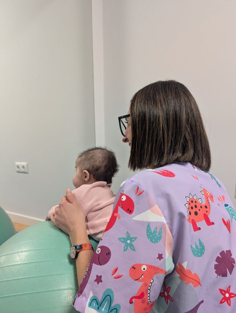 Sesión de fisioterapia pediátrica en Centro Micos (12)
