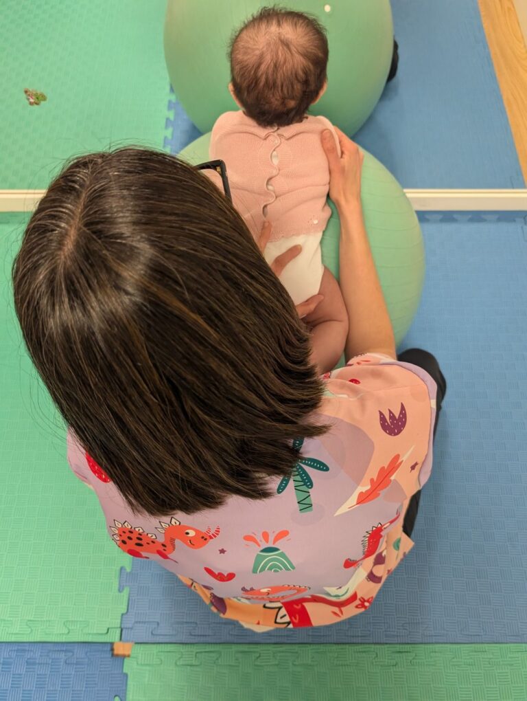 Sesión de fisioterapia pediátrica en Centro Micos (15)