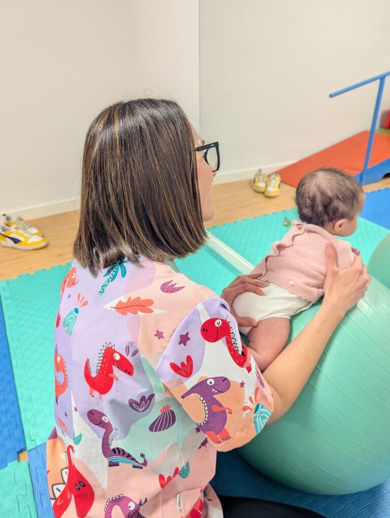 Sesión de fisioterapia pediátrica en Centro Micos (16)