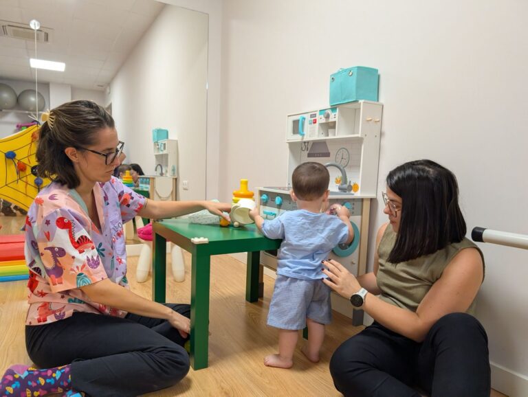 Sesión de fisioterapia pediátrica en Centro Micos (27)