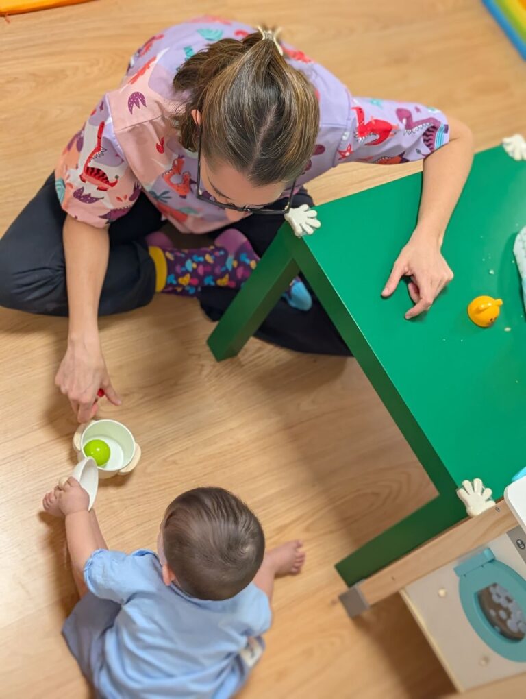 Sesión de fisioterapia pediátrica en Centro Micos (32)