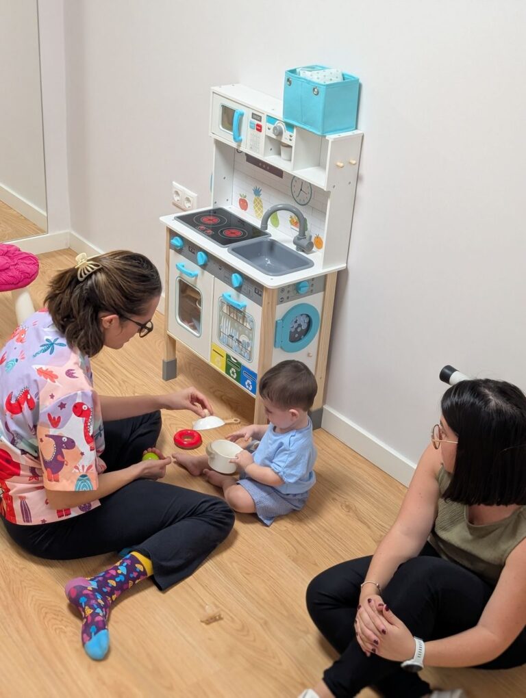 Sesión de fisioterapia pediátrica en Centro Micos (35)