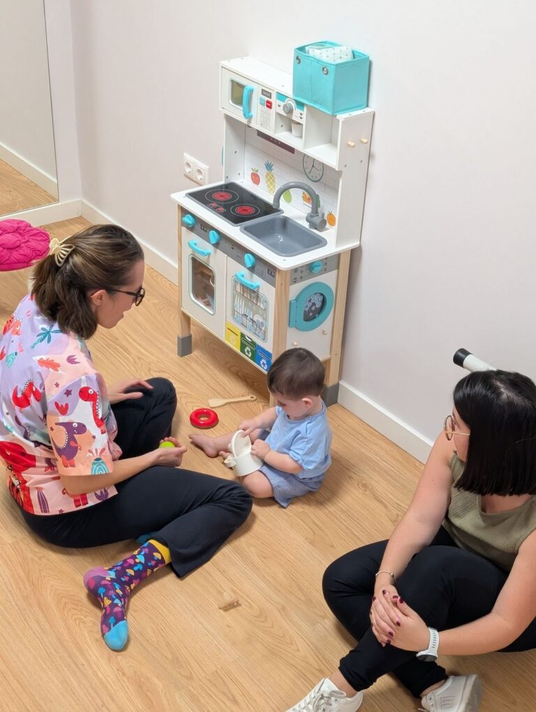 Sesión de fisioterapia pediátrica en Centro Micos (36)