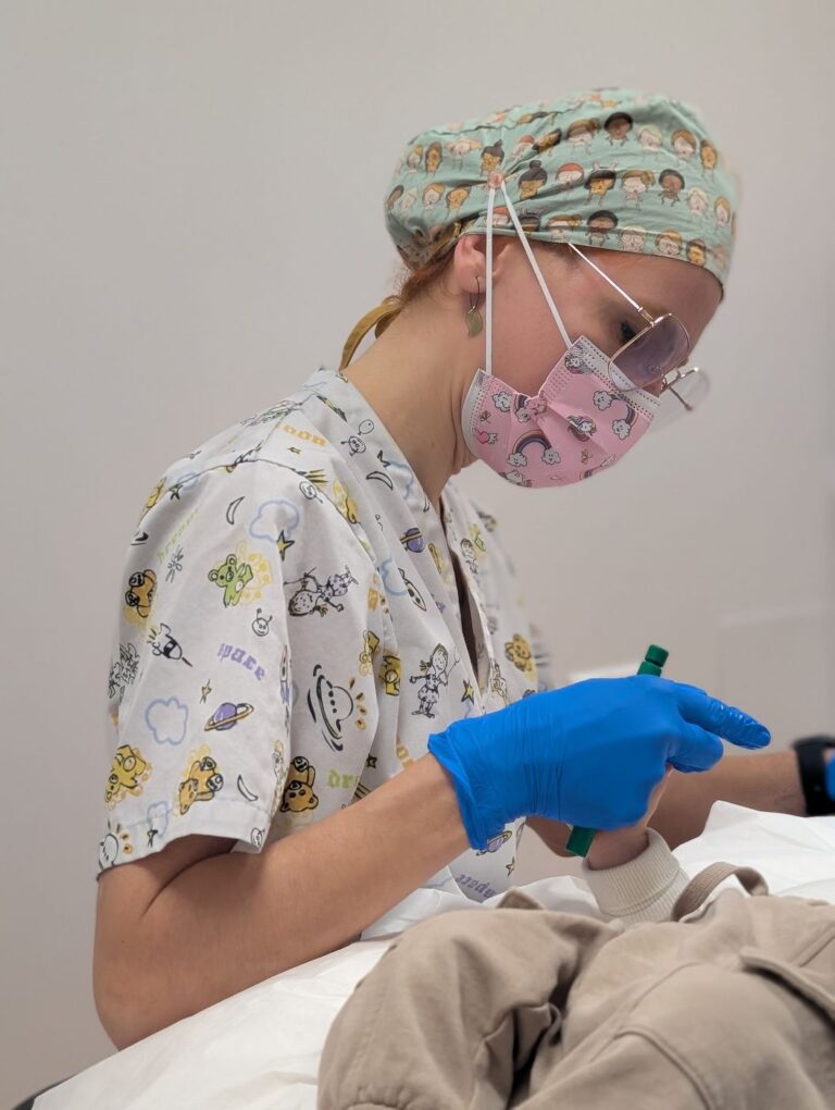 Sesión de fisioterapia respiratoria en Centro Micos (10)
