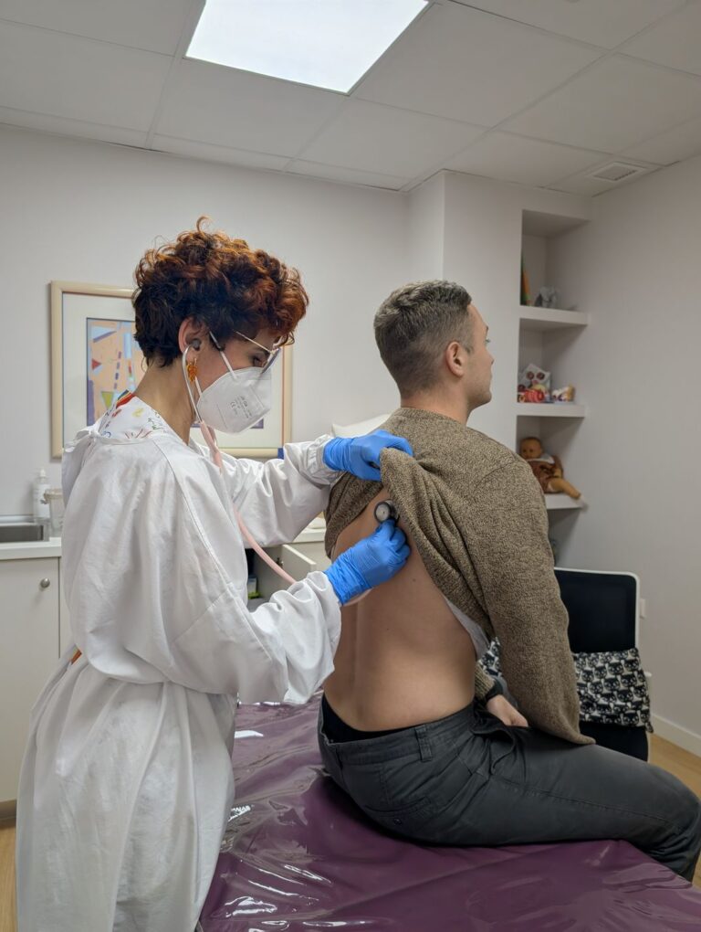 Sesión de fisioterapia respiratoria en Centro Micos (16)
