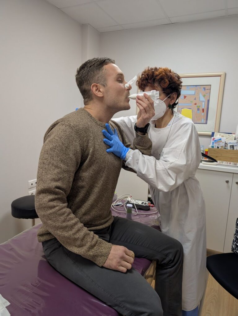 Sesión de fisioterapia respiratoria en Centro Micos (17)