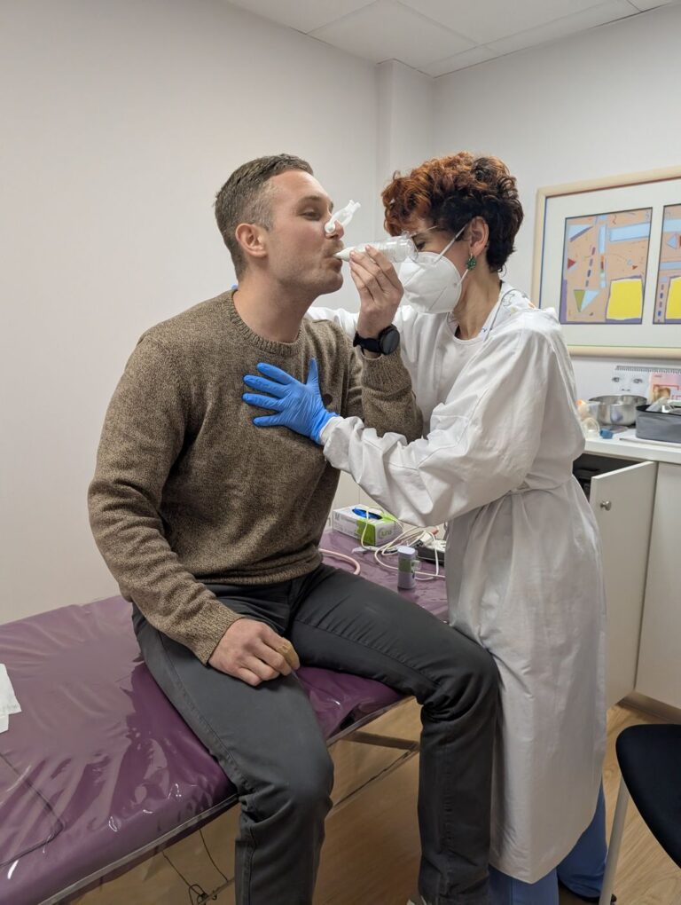 Sesión de fisioterapia respiratoria en Centro Micos (18)