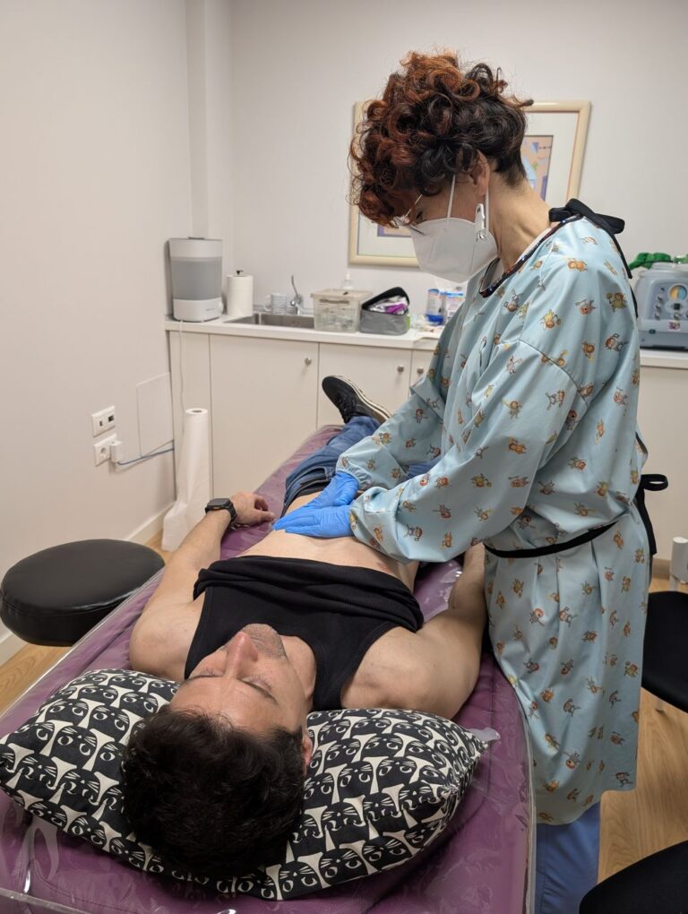 Sesión de fisioterapia respiratoria en Centro Micos (20)