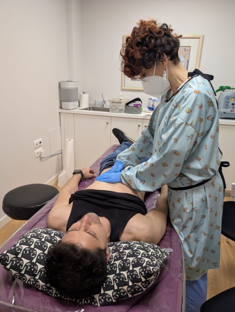 Sesión de fisioterapia respiratoria en Centro Micos (21)