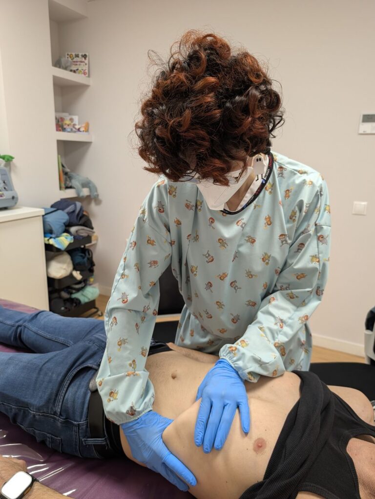 Sesión de fisioterapia respiratoria en Centro Micos (22)