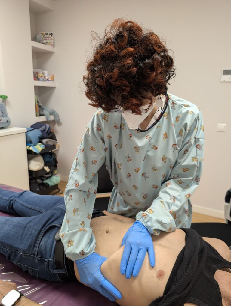 Sesión de fisioterapia respiratoria en Centro Micos (23)