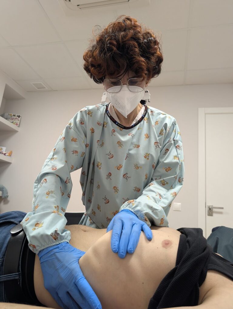 Sesión de fisioterapia respiratoria en Centro Micos (24)