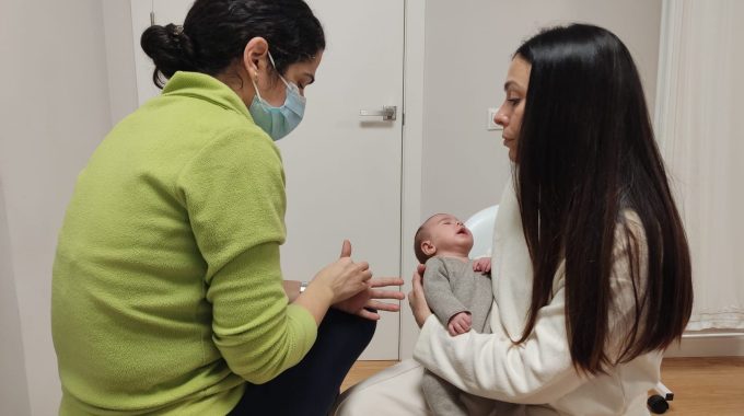 Valoración de un recién nacido junto a su madre
